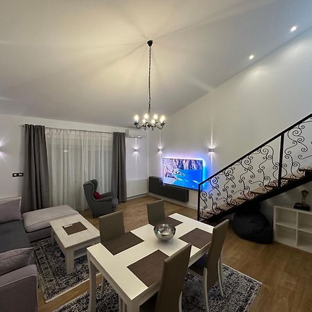Luxury Residence Zola Zara Esterno foto