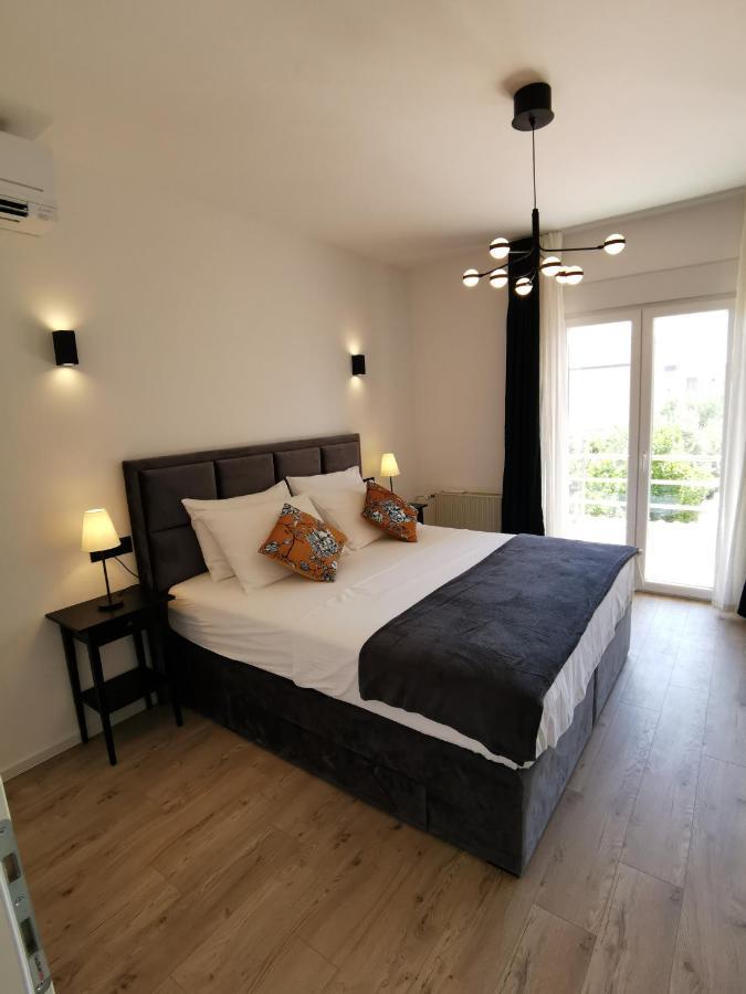 Luxury Residence Zola Zara Esterno foto