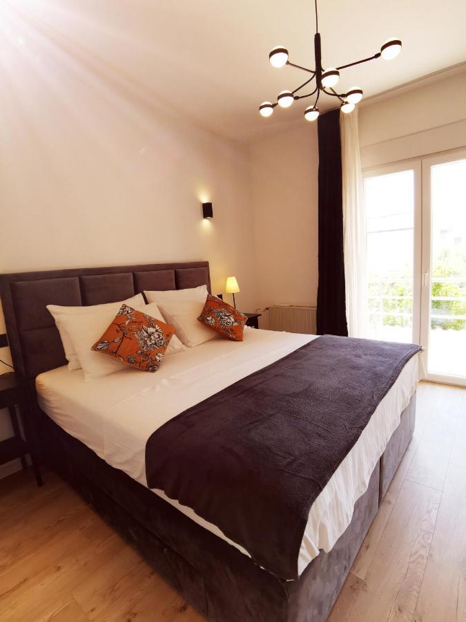 Luxury Residence Zola Zara Esterno foto