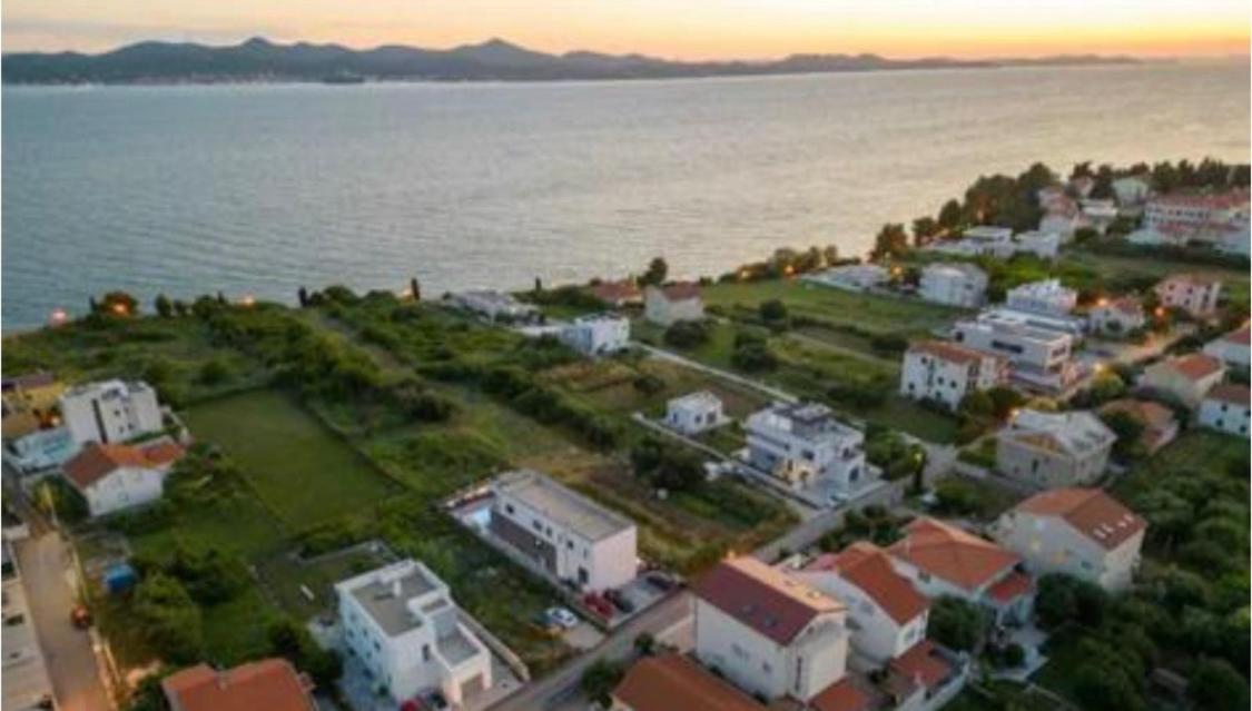 Luxury Residence Zola Zara Esterno foto