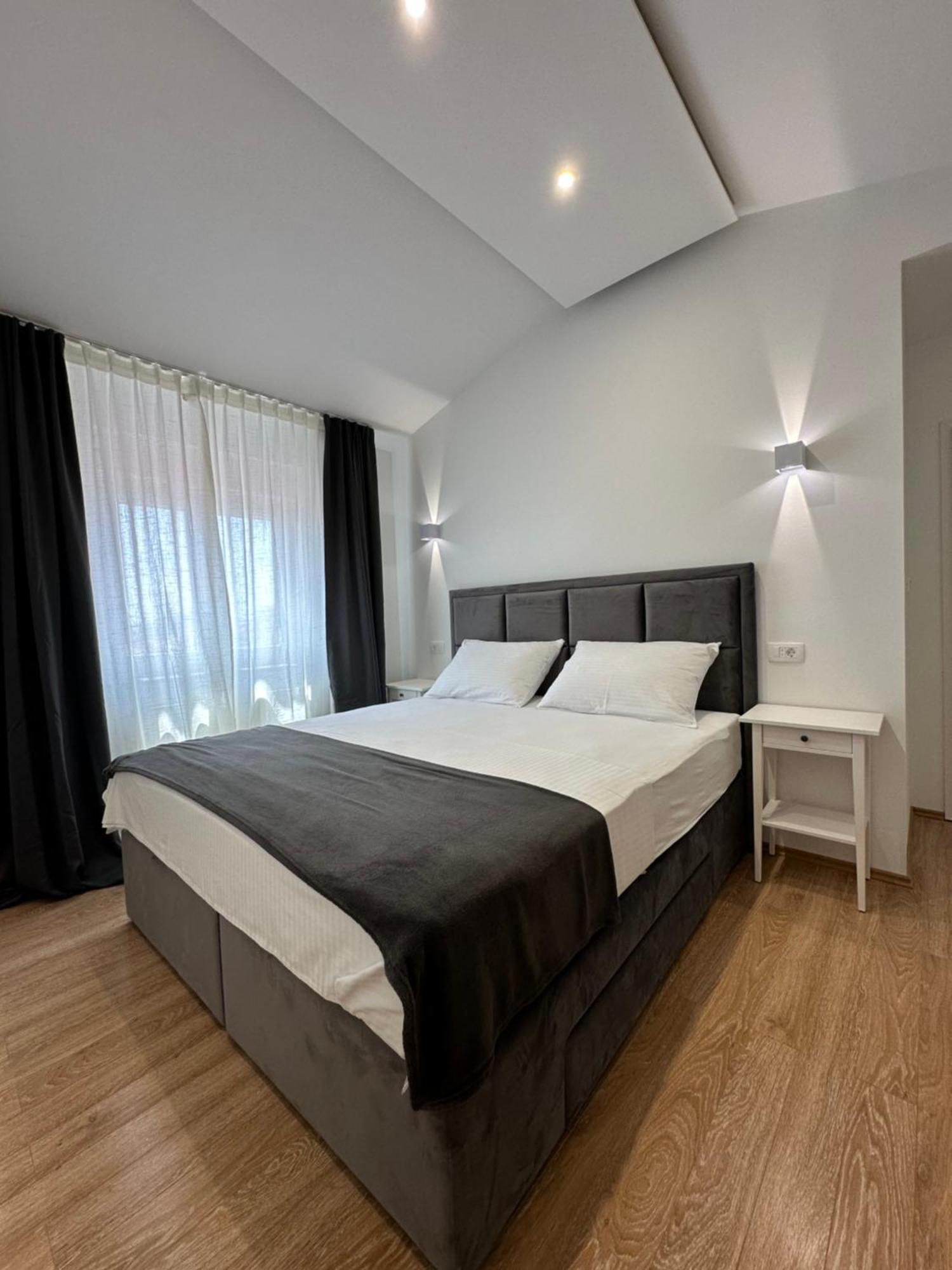Luxury Residence Zola Zara Esterno foto