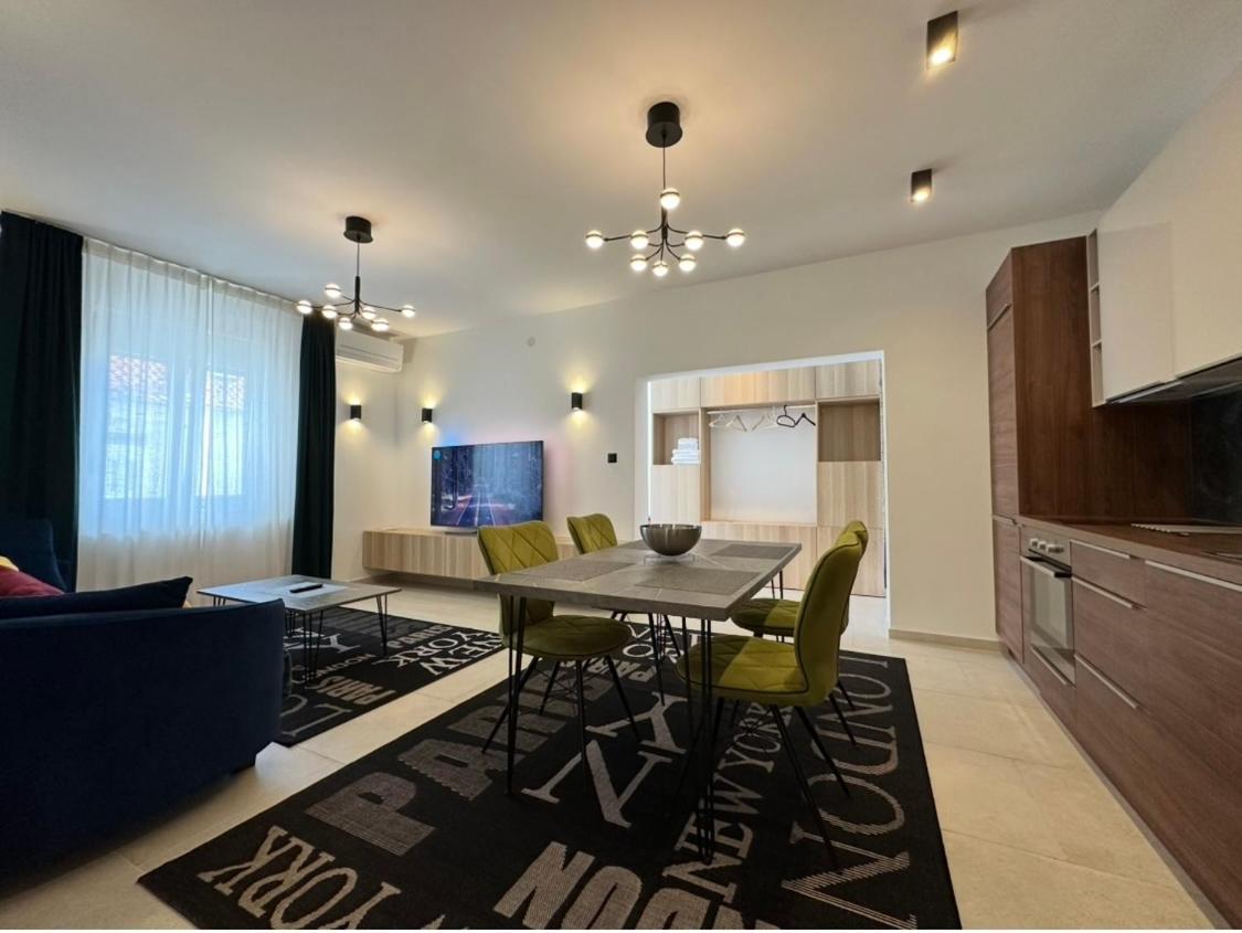 Luxury Residence Zola Zara Esterno foto