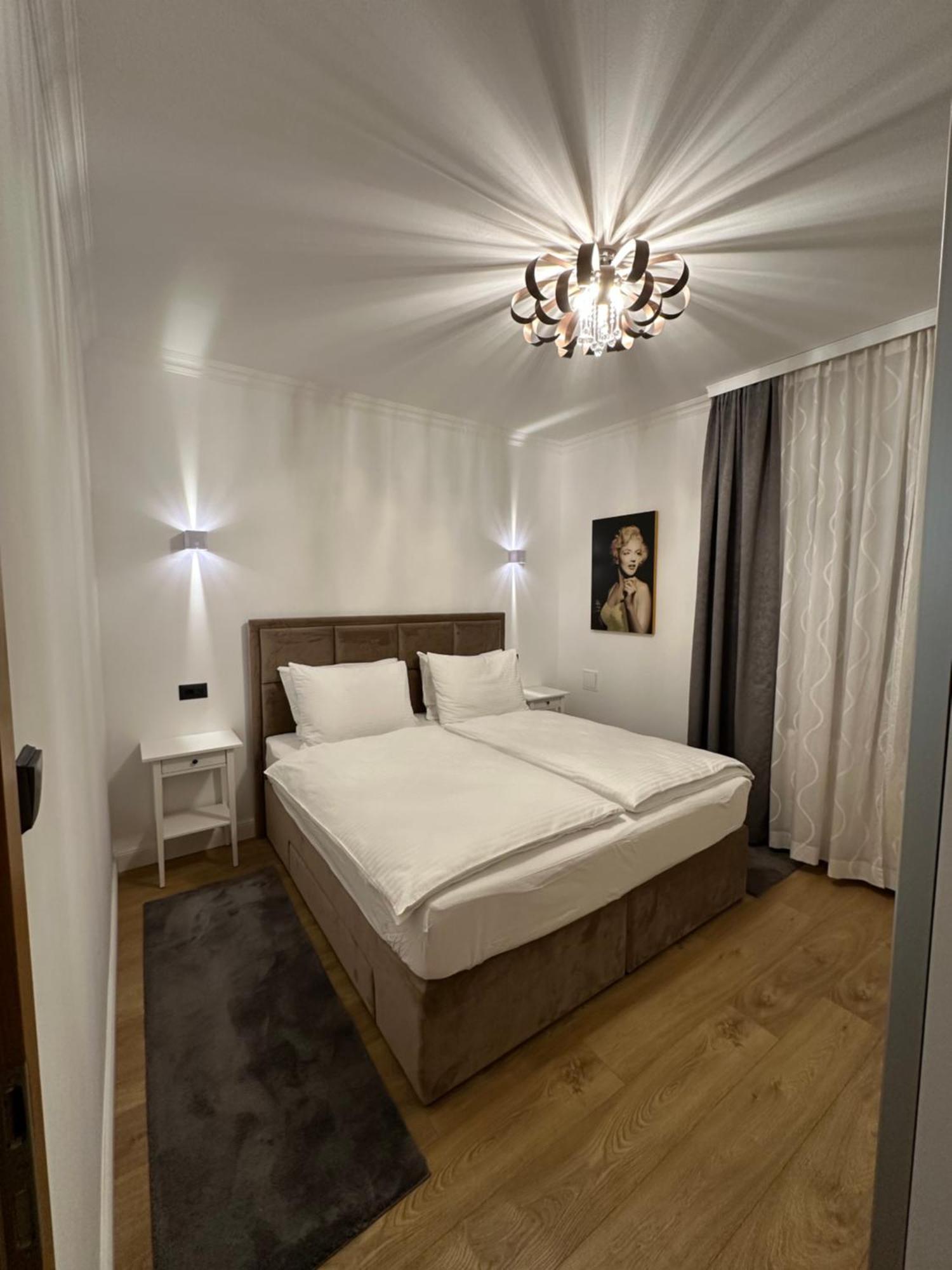 Luxury Residence Zola Zara Esterno foto