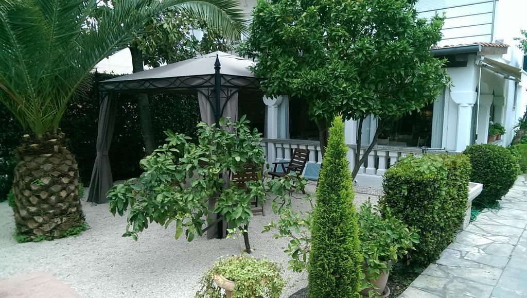 Luxury Residence Zola Zara Esterno foto